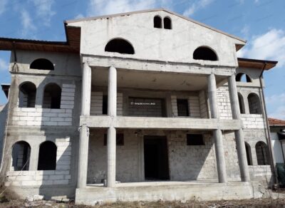 Casa cu 7 camere de Vanzare in Campina, zona Slobozia