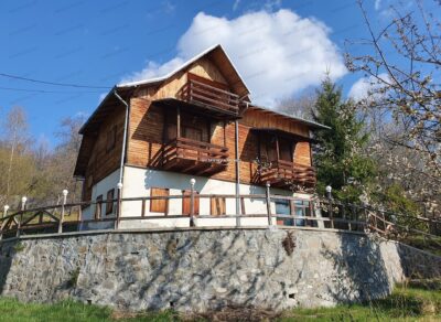 Casa cu 6 camere de Vanzare in Comarnic, zona Ghiosesti